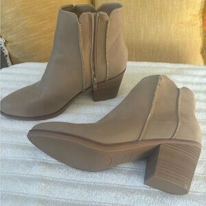 MIA ankle boots 8.5 NWOB